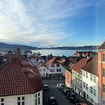 And In Sandviken With Sea View * Μπέργκεν