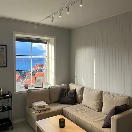 And In Sandviken With Sea View Διαμέρισμα